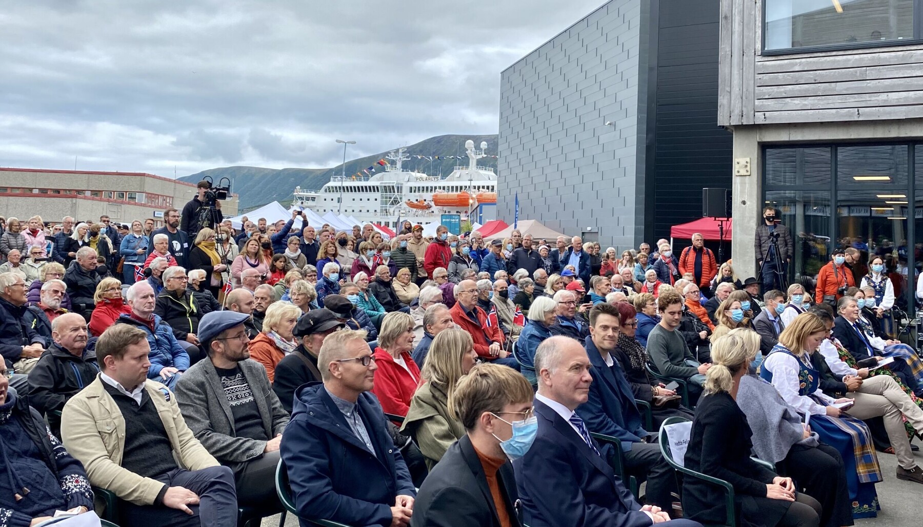 I høst åpnet omsider det etterlengtede Hurtigrutemuseet på Stokmarknes, med overbygg til gamle Finnmarken. Her fra folkefesten ved åpningen. I høst åpnet omsider det etterlengtede Hurtigrutemuseet på Stokmarknes, med overbygg til gamle Finnmarken. Her fra folkefesten ved åpningen.