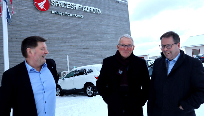 Ordfører Knut Nordmo (t.v.), tidligere ordfører Jonni Solsvik og kommunalminister Bjørn Arild Gram. Ordfører Knut Nordmo (t.v.), tidligere ordfører Jonni Solsvik og kommunalminister Bjørn Arild Gram.