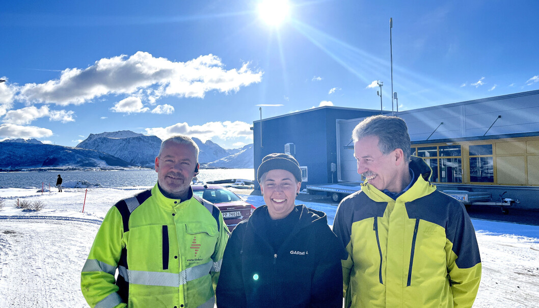 Karl Albrektsen (t.h.) søker vedlikeholdsleder til Vesterålskraft Produksjon AS. Her med energioperatørene Johnny Johnsen og Ann-Rikke Karlsen. Karl Albrektsen (t.h.) søker vedlikeholdsleder til Vesterålskraft Produksjon AS. Her med energioperatørene Johnny Johnsen og Ann-Rikke Karlsen.