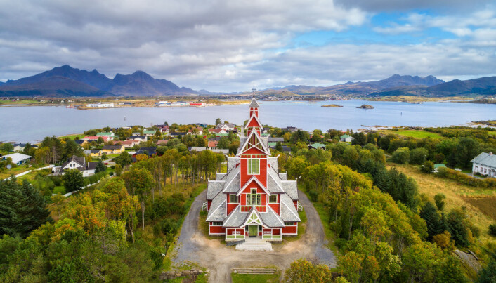 Gravdal, med kirken midt i bildet. Gravdal, med kirken midt i bildet.