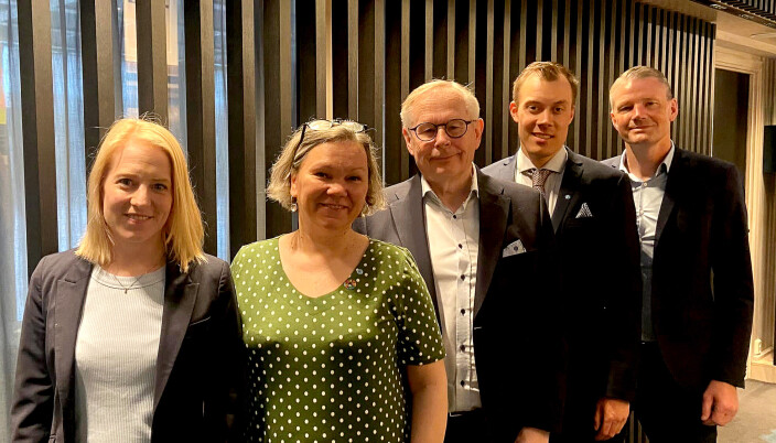 Noen av dine kolleger i NHO Arktis, fra venstre: Charlotte Lindquister, Merete Jørstad, Gunnar Nilssen, Sigurd Kinge og Kjetil Tidemandsen. Noen av dine kolleger i NHO Arktis, fra venstre: Charlotte Lindquister, Merete Jørstad, Gunnar Nilssen, Sigurd Kinge og Kjetil Tidemandsen.