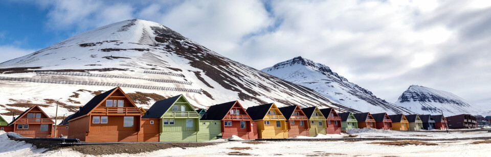 Row,Of,Colourful,Chalet,Houses,In,Longyearbyen,,Svalbard,,The,Most