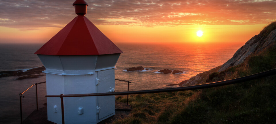Norwegian,Lighthouse,During,The,Midnight,Sun