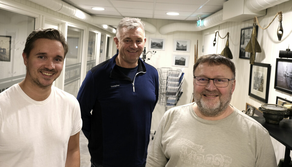 De tre ansatte ved OSOs kontor på Andenes: Erik Hansen, skipsmegler og direktør Johan Olsen og megler / teknisk rådgiver Georg Bendiksen.