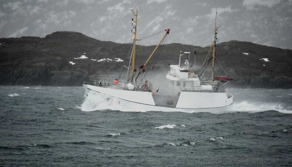MK Lysbøen er en av båtene Stephan rodde fiske med. Her på vei inn til Lofoten.