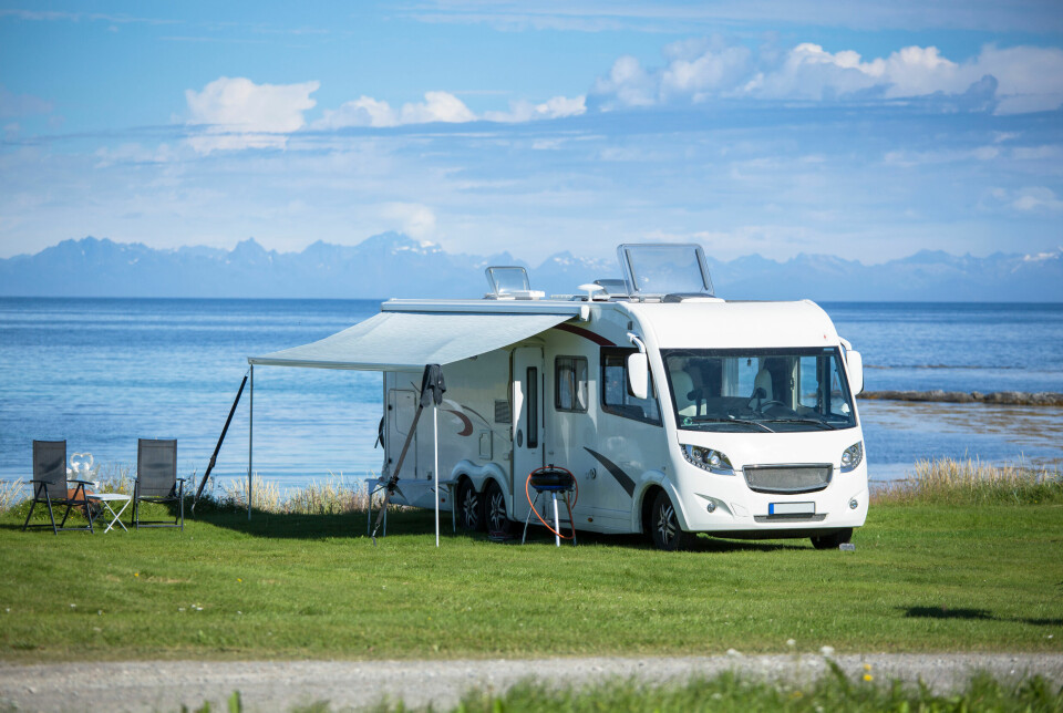 Motorhome,Parking,Nearby,The,Water,At,Engeloya,,Norway.,The,Wall