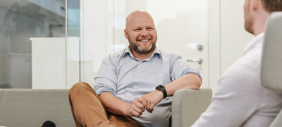 Hjelp, æ blei pappa igjen og treng en vikar. Nu kan du få Nord-Norges desidert kuleste kommunikasjonsjobb