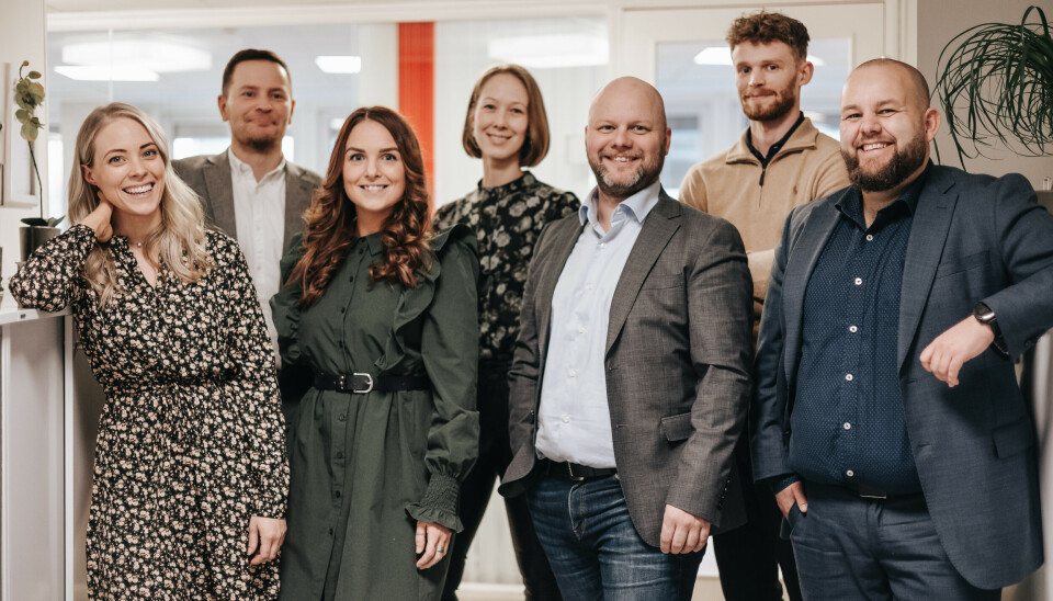 De første syv ansatte i Heia Nord-Norge: Marit Nylund, Kjartan Ridderset, Madeleine Moe, Elisabeth Aspevoll, Espen Bless Stenberg, Markus Helgesen, og Gard Michalsen. Erle Balteskard og Christina Gjevestad er ansatt i 2025, og var ikke tilstede da bildet ble tatt.